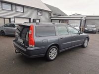 begagnad Volvo V70 2.4 Business/ Nykamrem/Dragkrok/ Nybesiktad (140hk