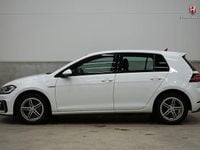 Begagnad VW Golf VIII GTE 204 HK (150 kW) 2020 Vit Halvkombi