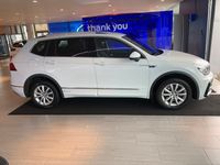 begagnad VW Tiguan Allspace AWD 2.0 R-Line BlueMotion 4Motion DSG Sekventiell 190HK AUT DRAG