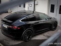 Begagnad Tesla Model X 386 kW (525 HK) 2018 Svart SUV