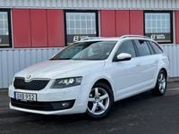 Begagnad Skoda Octavia Elegance 150 HK (110 kW) 2014 Vit Halvkombi