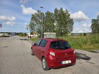 Begagnad Renault Clio IV 75 HK (55 kW) 2012 Röd Halvkombi
