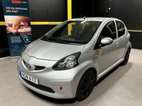Begagnad Toyota Aygo 68 HK (50 kW) 2008 Silver Halvkombi