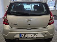 Begagnad Dacia Sandero 87 HK (63 kW) 2010 Silver Halvkombi