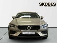 Begagnad Volvo V60 CC Core 197 HK (144 kW) 2023 Kombi