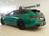 Ny BMW M5 Comfort Edition 585 HK (430 kW) 2025 Grön Kombi