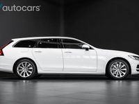 Begagnad Volvo V90 Momentum 197 HK (144 kW) 2021 Vit Kombi