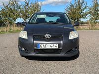 Begagnad Toyota Auris 124 HK (91 kW) 2007 Grå Halvkombi