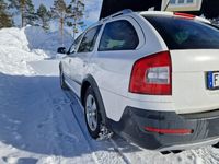 begagnad Skoda Octavia Scout 2.0 TDI 4x4 Euro 5