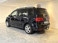 Begagnad VW Touran 140 HK (102 kW) 2015 Svart Minibuss