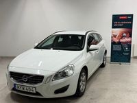 Begagnad Volvo V60 Momentum 203 HK (149 kW) 2011 Vit Kombi