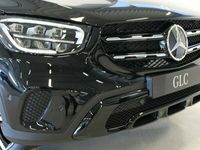 begagnad Mercedes GLC300e 4MATIC Nightpackage Dragkrok Apple CarPlay Panelbelysning 2022