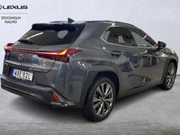 Begagnad Lexus UX 250h E-FOUR 186 HK (136 kW) 2022 Grå SUV