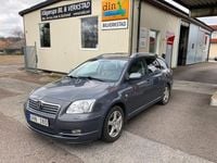 Begagnad Toyota Avensis 147 HK (108 kW) 2003 Grå Kombi