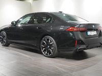 Begagnad BMW 550 Efficient Dynamics 313 HK (230 kW) 2025 Safirsvart metallic Sedan