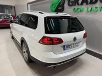 Begagnad VW Golf Alltrack 180 HK (132 kW) 2017 Vit Kombi