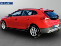 Begagnad Volvo V40 CC 154 HK (113 kW) 2019 Röd Kombi