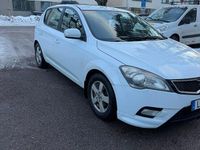 Begagnad Kia Ceed 128 HK (94 kW) 2012 Halvkombi