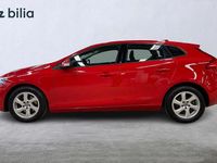 Begagnad Volvo V40 Kinetic 121 HK (88 kW) 2013 Röd Halvkombi