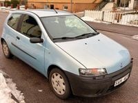 Begagnad Fiat Punto 60 HK (44 kW) 2002 Azzurro Halvkombi