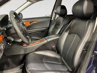 Begagnad Mercedes E220 Classic 170 HK (125 kW) 2006 Blå Kombi