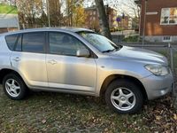 begagnad Toyota RAV4 LÅG MIL (1 ägare sedan ny! + vinterhjul)