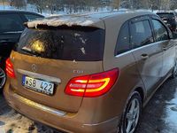 Begagnad Mercedes B200 136 HK (100 kW) 2012 Minibuss