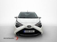 Begagnad Toyota Aygo X-play 72 HK (52 kW) 2020 Vit Halvkombi