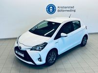 begagnad Toyota Yaris Hybrid e-CVT Backkamera, Vinterhjul 2020, Halvkombi