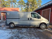 Begagnad Opel Vivaro 90 HK (66 kW) 2007 Gråbeige metallic Minibuss