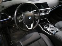 begagnad BMW 330e xDrive Model Sport Rattvärme Hifi Ljud