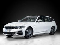 Begagnad BMW 330e M Sport 292 HK (214 kW) 2022 Vit Kombi