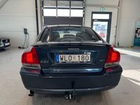 begagnad Volvo S60 2.5T Kinetic Baslåda Drag Välvårdad Fullservad