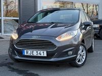 Begagnad Ford Fiesta Titanium 101 HK (74 kW) 2017 Grå Halvkombi