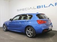 Begagnad BMW M135 M Sport 326 HK (239 kW) 2016 Blå Halvkombi