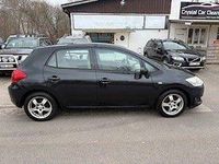 Begagnad Toyota Auris 126 HK (92 kW) 2007 Svart Halvkombi