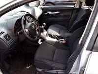 Begagnad Toyota Auris Plus 132 HK (97 kW) 2012 Silver Halvkombi