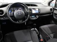 begagnad Toyota Yaris Hybrid e-CVT(Euro 6)NY Besiktad/Backkamera