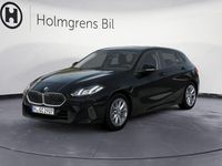 Ny BMW 120 2025 Svart Halvkombi