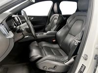 Begagnad Volvo XC60 R-Design 303 HK (222 kW) 2020 Vit SUV
