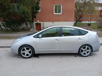 begagnad Toyota Prius 1.5 VVT-i + 3CM CVT Euro 4