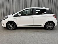 Begagnad Toyota Yaris Hybrid 101 HK (74 kW) 2020 Vit Halvkombi