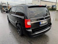 Begagnad Lancia Voyager 283 HK (208 kW) 2013 Svartmetallic Minibuss