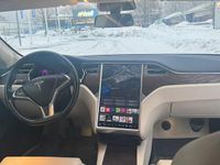 Begagnad Tesla Model S 386 kW (525 HK) 2018 Halvkombi