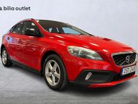 Begagnad Volvo V40 Summum 179 HK (131 kW) 2015 Röd Halvkombi