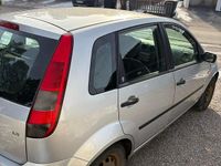 Begagnad Ford Fiesta 80 HK (58 kW) 2004 Halvkombi