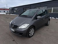 Begagnad Mercedes A160 Classic 95 HK (69 kW) 2009 Silver Halvkombi
