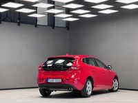 Begagnad Volvo V40 Momentum 150 HK (110 kW) 2013 Röd Kombi