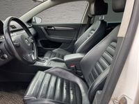 begagnad VW Passat Variant 4Motion DSG R-Line//Dragkrok//