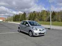 Begagnad Toyota Aygo 68 HK (50 kW) 2009 Silver Halvkombi